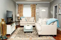 Hometown Hideaway Family Retreat King Suite 6 mi to Youngsville Sports Complex