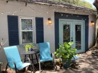 Ozona Guesthouse! 3 Blocks to Pinellas Trail, Brewery, Eats, & Dog Friendly! 팝 스탠셀 공원 주변 호텔