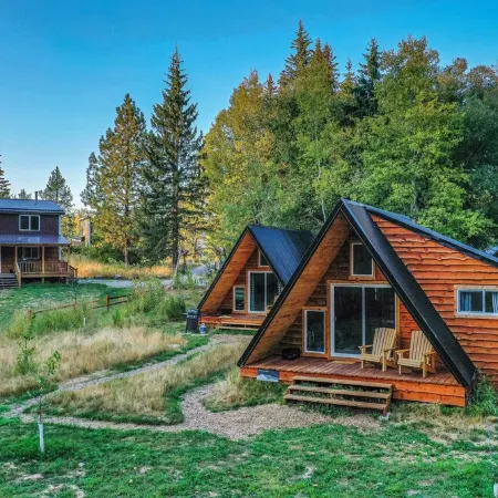 Glacier Nat'l Park A-frame w/ hot tub- Flattop Mountain A-Frame, GNP basecamp!