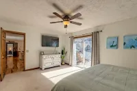 Amazingly Spacious & Cozy Lake House on Lake Burton w/ Boat Access!!!
