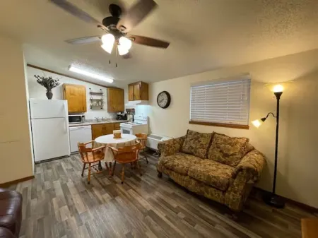 The Nook on Sunshine Hill--minutes to Crater of Diamonds and Historic Washington Отели в г. Нашвилл