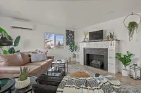 Trendy & Modern. Furry Friends welcome!