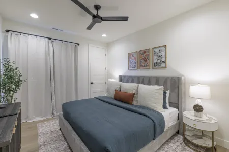 Stunning Golf Retreat with Spacious Patio - Luxurious Escape