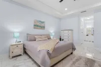 Heated Pool and Gourmet Kitchen - Chic Modern Retreat