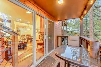 Cozy Living Space and Private Deck - Charming Modern-Rustic Retreat