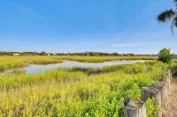 Charming Haven - WiFi, Air Conditioning, Close to Beaches Hotels in Garden City