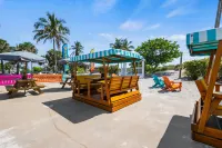 Oceanfront Inn, Partial Ocean View, King Bed, #8 - Beach