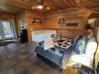 Cozy Cabin with Fire Pit and Jetted Tub - Charming Serene Haven Hotels in Township 1