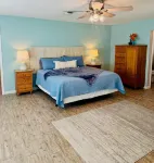 Texoma Serenity Cabin backs up to lake cove.
