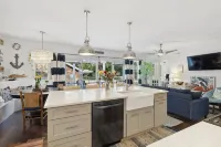 1-acre WHB Beach Village: Salt Pool & Hot Tub of Nirvana - Vacations