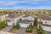 Screened-In Pool and Family Room with Entertainment - Stunning Oasis Hotel di Polk County