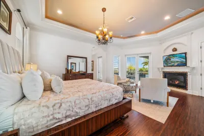 Private Pool and Game Room - Elegant Family Retreat