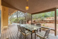 Red Rock Vista | Incredible Views, Hot Tub, Pool Table, Decks, Trail