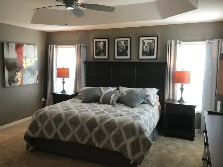 Charming Home with Outdoor Griddle and Wifi - Beautifully Decorated Retreat