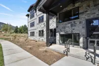 New Build with Scenic Balcony and Garage Parking - Stylish Mountain Retreat