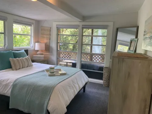 Private Heated Pool and Woodland Paradise - Stunning Retreat Hotels in Bee Ridge