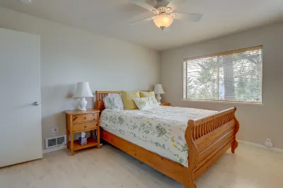 Scenic Views and Relaxing Hot Tub - Beautiful Mountain Escape East Fork Tamanawas Falls Trailhead附近的飯店