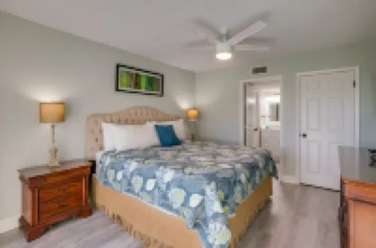 Beachfront Views and Heated Pool - Beautiful Island Retreat