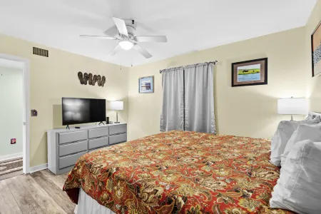 Coastal Getaway with Pools and Lazy River - Charming Retreat