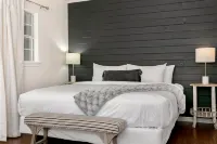 Gorgeous Retreat - Shared Pool, Hot Tub, Designer Linens