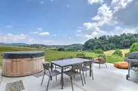 Outdoor Hot Tub and Expansive Acreage - Charming Serene Retreat Hotels in Canton