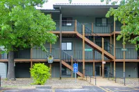 3rd-floor valley-view condo with 2 outdoor pools, balcony, BBQ area, W/D, AC Hotel di Ruth C Township