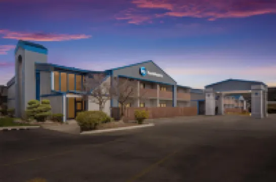 Best Western Chieftain Inn