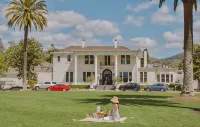 Luxurious Amenities and Modern Comforts - Charming Napa Valley Retreat
