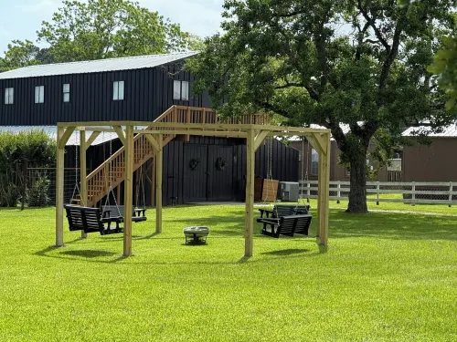 Spacious Peaceful Get-Away with a barn to host Events!