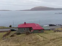 2Br Home with Sea Views and Parking - Tórshavn Hotels in Argir