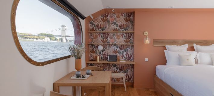 La Peniche - Bed and Bicycle - Tournon Hotels in Ardeche