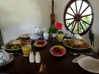 Hangout Habarana Hotels in Морагасуэва