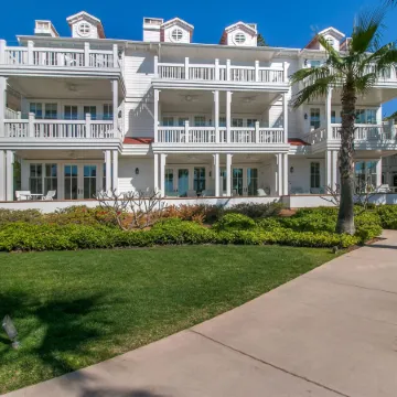 Beach Village at the Del, Lxr Hotels & Resorts