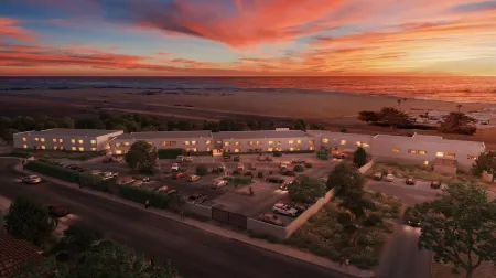 Motel 6 San Simeon, CA - Hearst Castle Area Отели рядом с достопримечательностью «Friends Of The Elephant Seal»