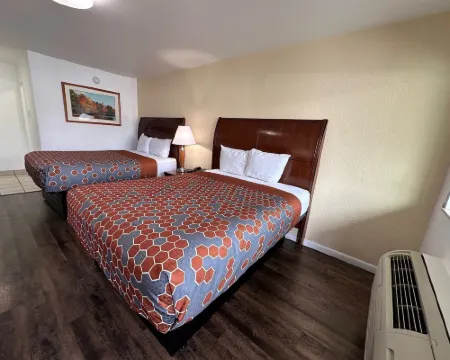 Desert Sands Inn & Suites Hotels in Albuquerque