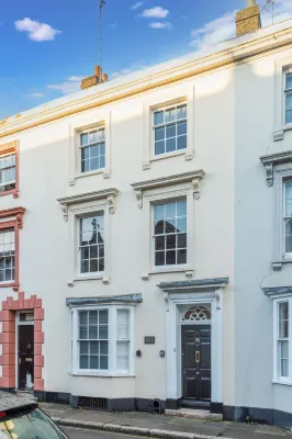 6 Bedroom City Centre Townhouse Hotels in Ickham and Well