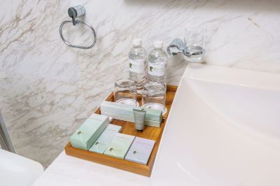 Deluxe Twin Room With Sea View Araliya Beach Resort and Spa Photo