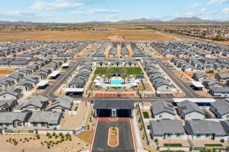 Breezy Modern House in Casa Grande with Pool,BBQ