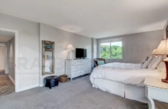 紅色帷幕提供的1386船觀圈3卧室公寓