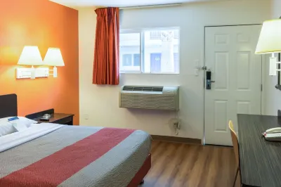 Motel 6 Bakersfield, CA - East Hotels in Kern County