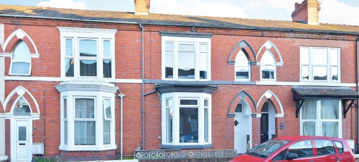 Townhouse @ 272 Walthall Street Crewe Hotels in Crewe