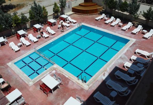 와이엔덤 라마다 리조트 수영장