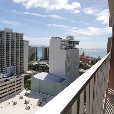 Tropical Studios at Marine Surf Waikiki Free Parking Swimming Pool Waikiki Beach 3Min