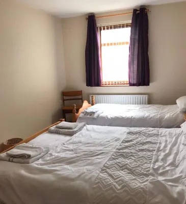 Central 2 Bed Apartment above Great Derry Pub Hôtels à : 