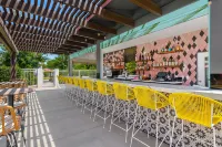 The Paloma Resort - bar