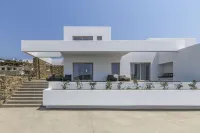 Muro Suites - Condos