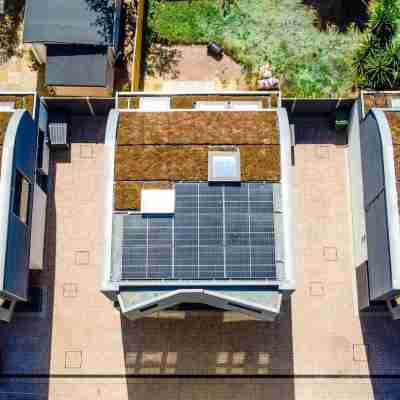 Green Mews 2 with Free Parking - by My Getaways Hotel Exterior