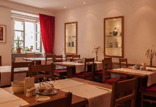 호텔-레스토랑 지탈러