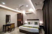 The Golden Apple - Pemandian Air Panas