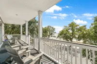 Pelican View Beach House - Private Beach!!